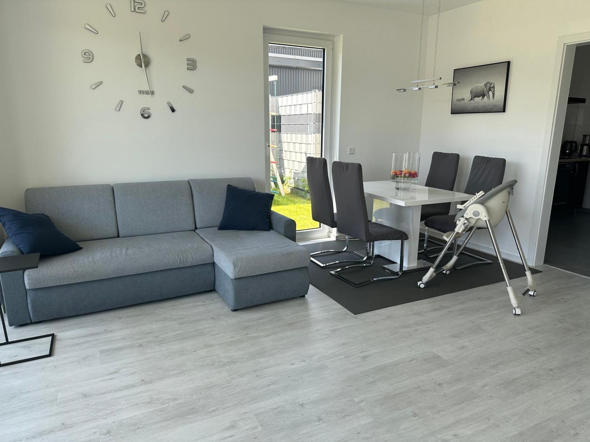 Neue Doppelhaushaelfte Mit Terrasse, Balkon Und Garten Apartment Remscheid Luaran gambar