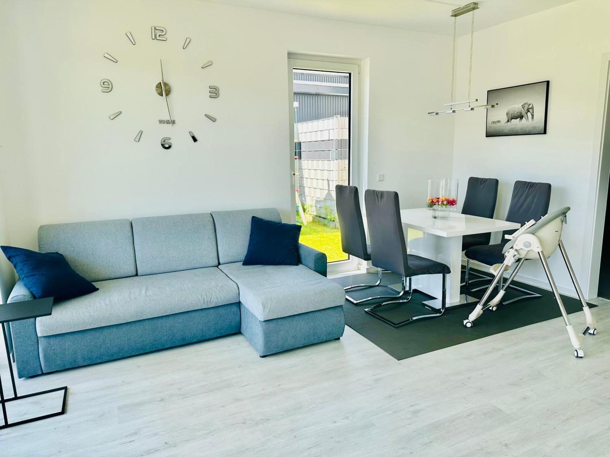 Neue Doppelhaushaelfte Mit Terrasse, Balkon Und Garten Apartment Remscheid Luaran gambar